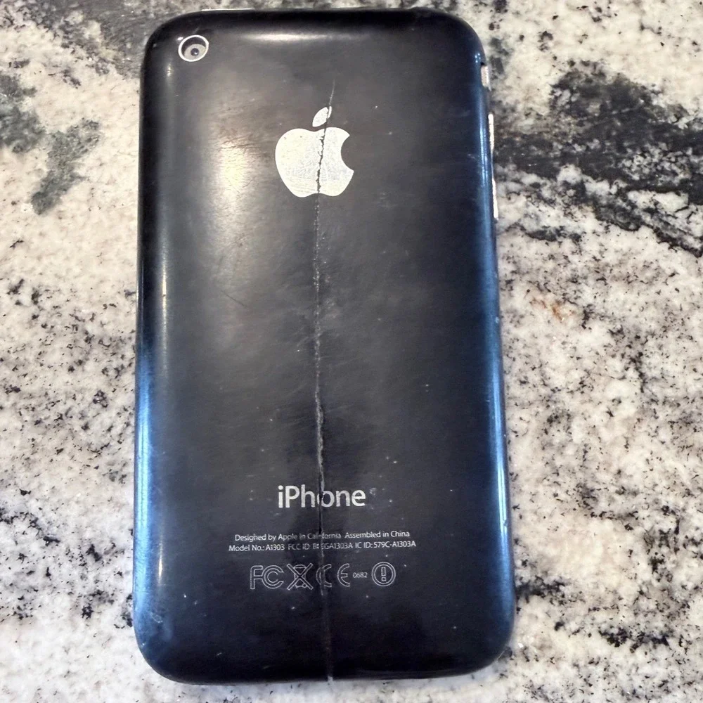 Apple iPhone 3GS 8GB Black A1303 Smartphone Original Box For Parts Repair